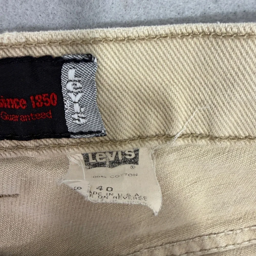 Vintage 90s Levis Silvertab Loose Denim Shorts 40 Baggy Beige Khaki Made in USA